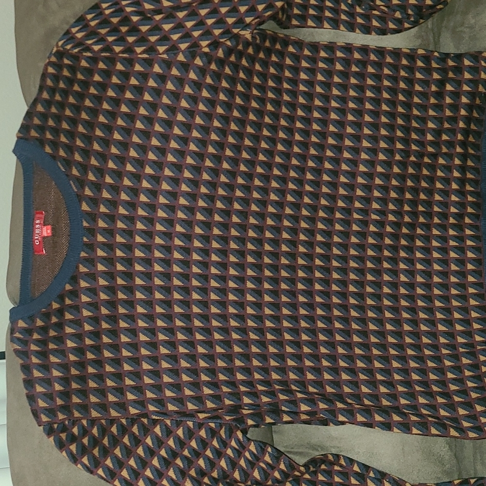 NWOT : Guess long sleeve shirt